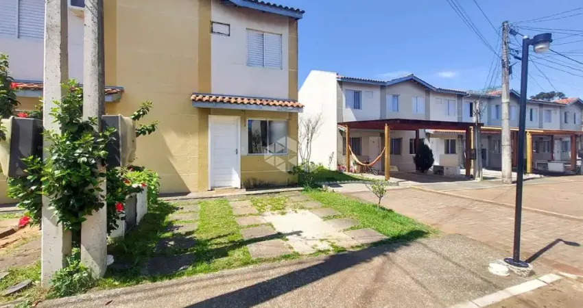 Sobrado em condomínio de 2 quartos e 1 vaga para carro no bairro Igara em Canoas