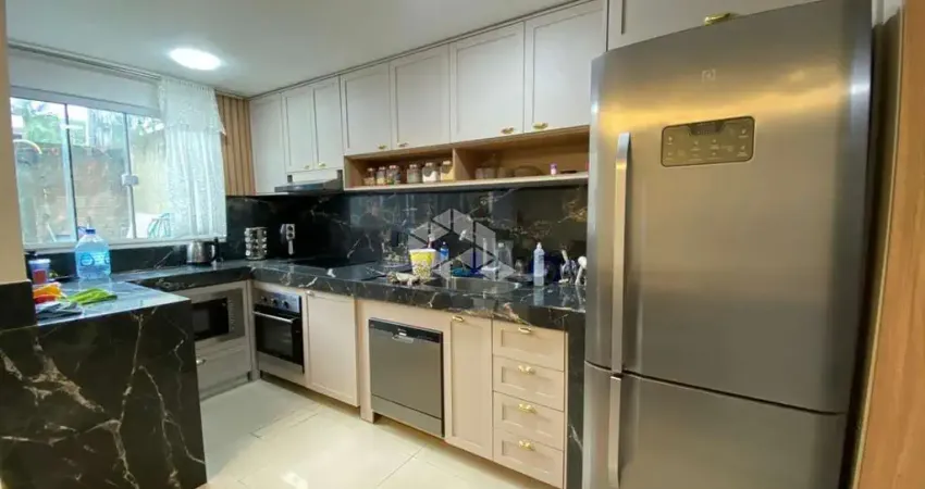 Casa com 2 quartos/dormitórios no bairro Potecas, em São José - SC