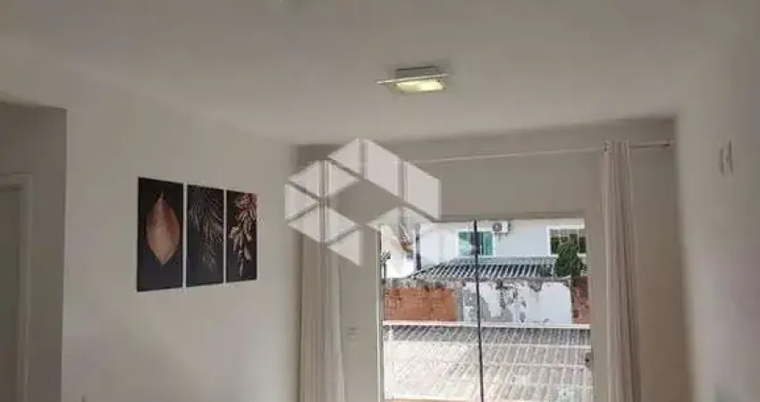 Apartamento semimobiliado com 2 quartos 2 sacadas e vaga de garagem em forquilhinhas