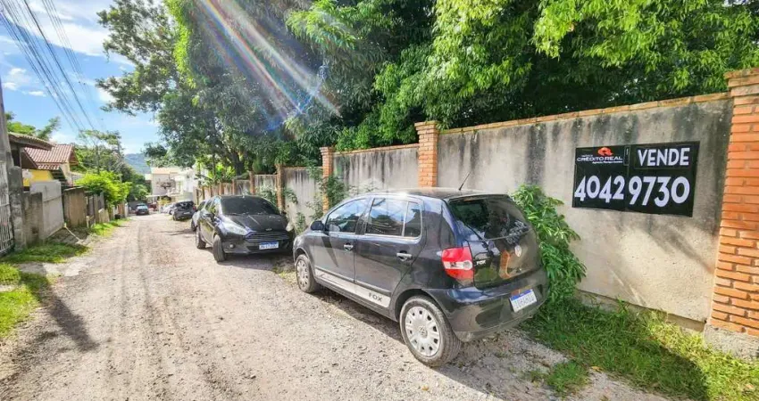 Terreno à venda com 407,51 m² no Rio Tavares, Campeche, Florianópolis/SC