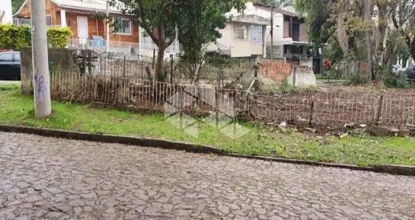 VENDO terreno de ESQUINA com 324m², localizado próximo a Av. Alberto Pasqualini no Jardim Itu