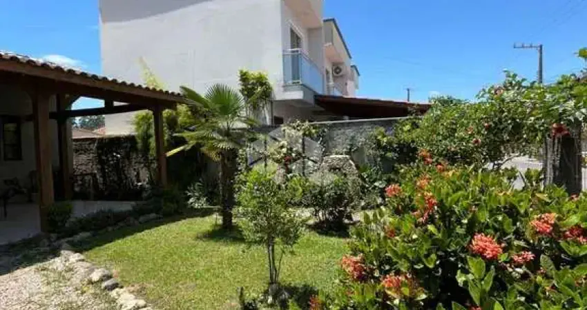 Casa com 5 quartos à venda na 13 de Maio, 2492, Areias, Tijucas