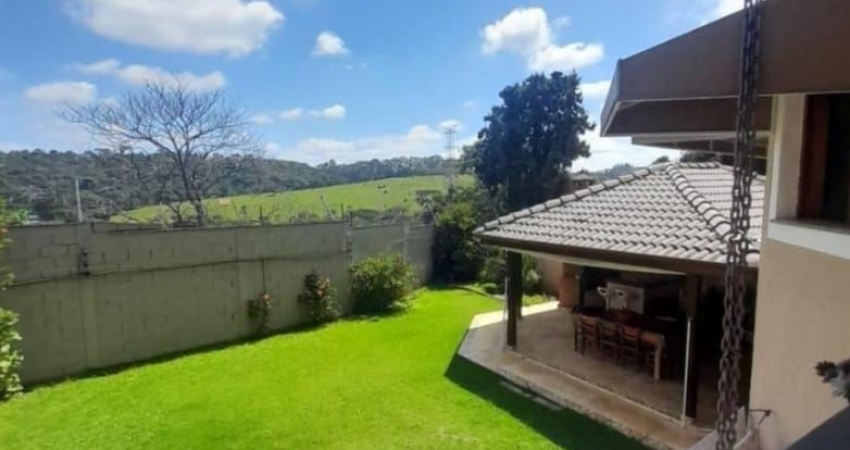 Sobrado com 298m² de área privativa à venda, condomínio fechado | Mogi das Cruzes, SP