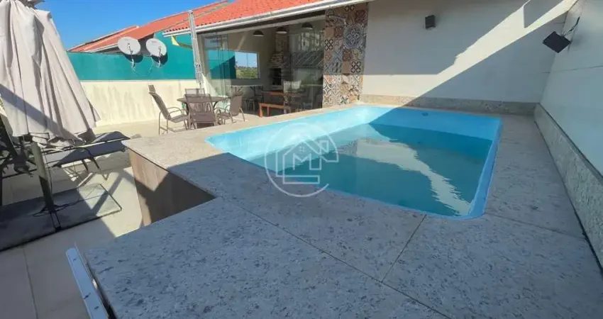 Triplex com 3 quartos sendo 1 com suíte e área gourmet com piscina