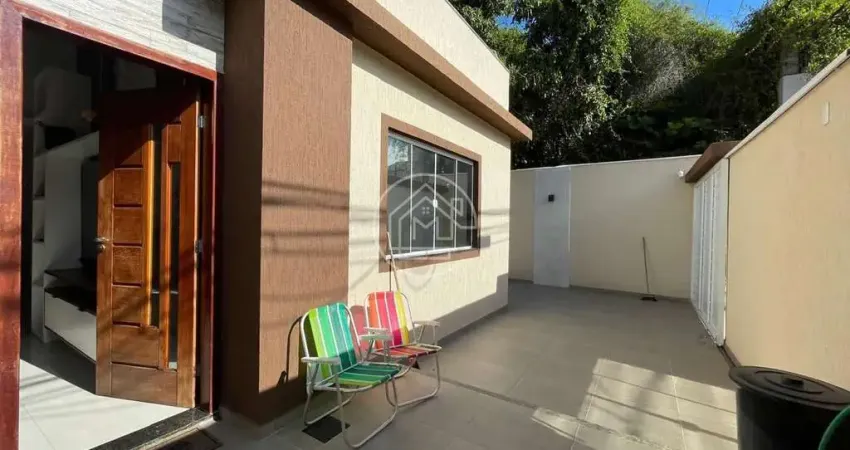 Casa  com área gourmet e piscina 120 metros quadrados de área construída