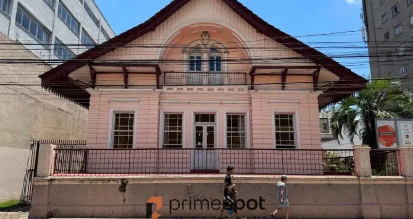 Casa comercial historica com 20 vagas de estacionamento
