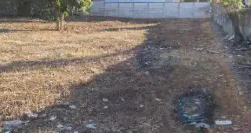 EXCELENTE TERRENO NA RUA: CASCAVEL BAIRRO:BOQUEIRÃO ARÉA TOTAL:2.371,52m²²