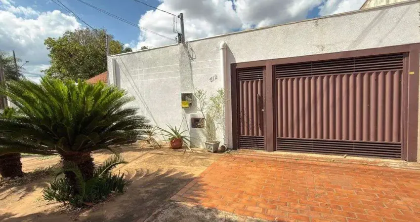 Casa térrea à venda no bairro Taveirópolis – excelente localização!