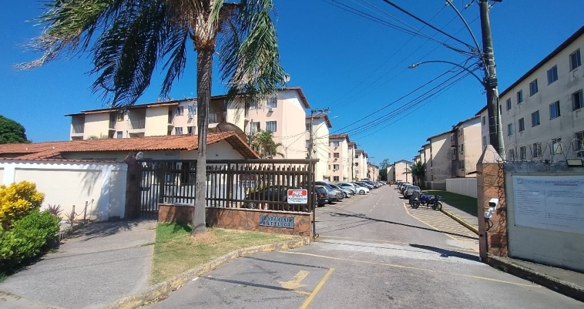 Apartamento em santa cruz ( Decaminada ) 2 quartos, vaga de garagem, em frente ao quartel