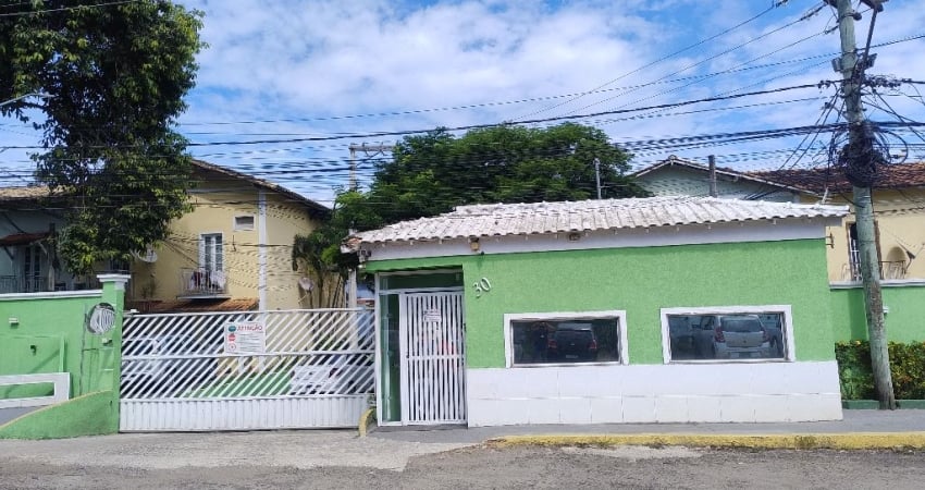 Casa em condomínio fechado na estrada do mendanha, 2 quartos, vaga de garagem