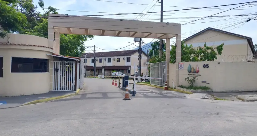 Casa em condomínio próximo ao park shopping, 2 quartos, quintal nos fundos, vaga de garagem, fácil acesso ao brt do mato