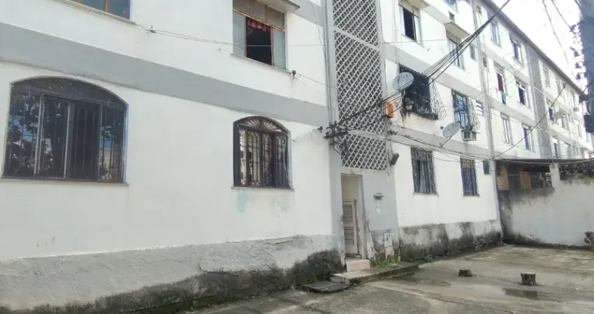 Apartamento em padre Miguel RJ, 3 quartos, farto comércio, fácil acesso estação de trem, av. Brasil