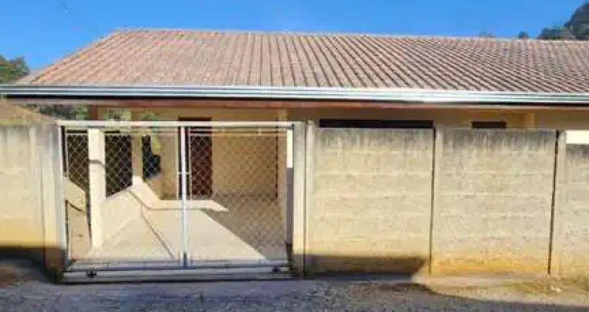 Casa Residencial com 3 quartos  para alugar, 115.00 m2 por R$1500.00  - Centro - Colombo/PR
