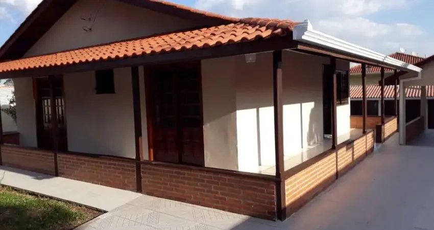 Casa Residencial com 3 quartos  para alugar, 207.00 m2 por R$2900.00  - Roca Grande - Colombo/PR