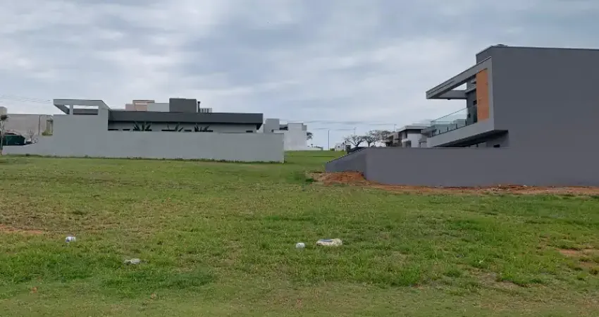 Terreno meio quadra condomínio sapezal, terraplanagem ótima