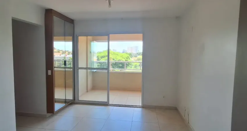 Apartamento muito bonito, com 82 m², 3 dormitórios (sendo 1 suíte) e sala integrada à varanda, com vista agradável e ótima iluminação natural.