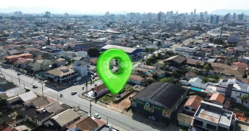 Terreno à venda no Oficinas, Tubarão 