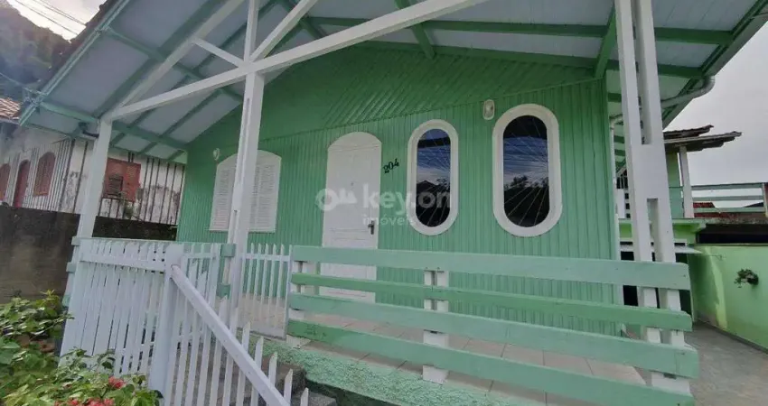 Casa à venda, 5 quartos, 2 suítes, 3 vagas, Fábio Silva - Tubarão/SC
