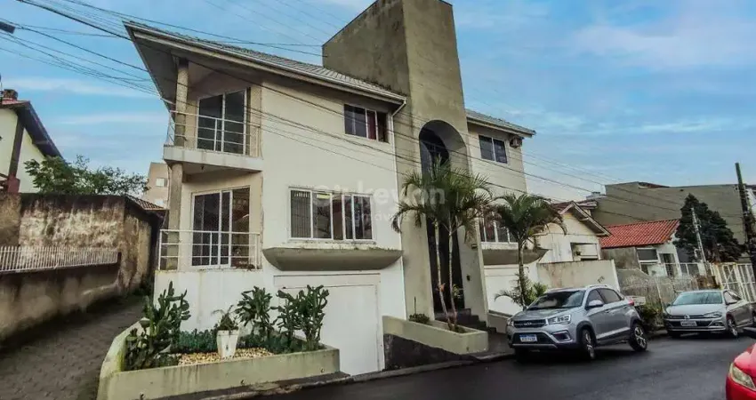 Casa Geminada à venda, 3 quartos, 1 suíte, 1 vaga, Centro - Tubarão/SC
