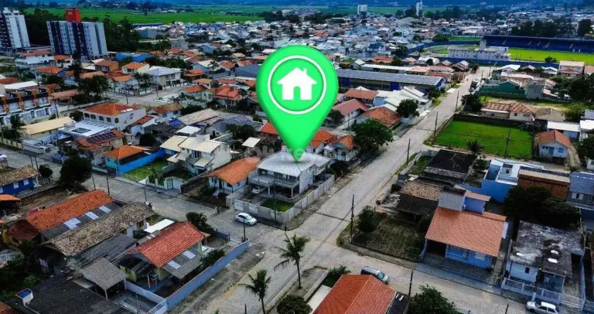 Oportunidade Imperdível: Casa de 2 Pavimentos no Bairro Oficinas – Tubarão/SC