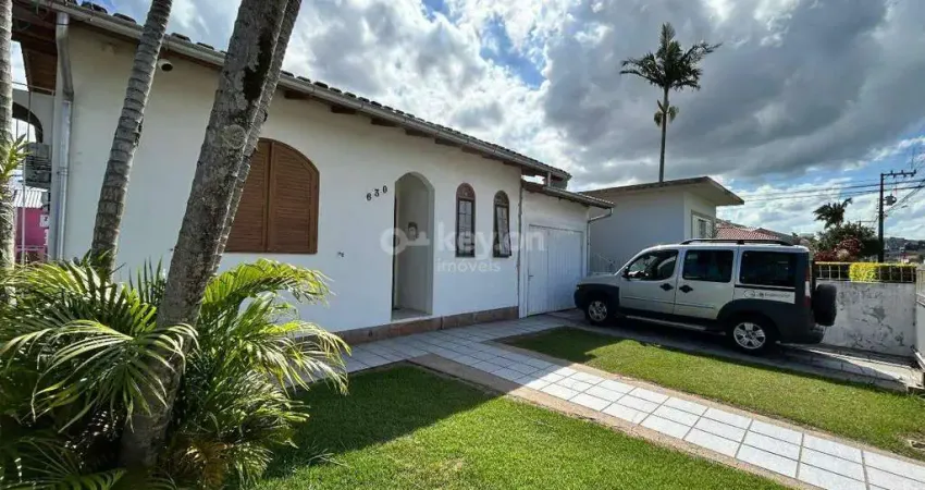 Oportunidade de Casa Semi-Mobiliada no Bairro Santo Antônio de Pádua!