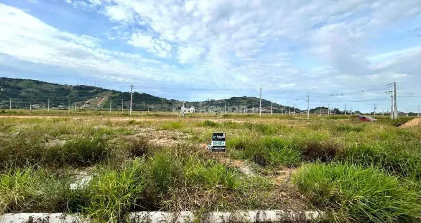 Terreno à Venda no Loteamento Villa dos Araçás – A Poucos Minutos do Centro de Tubarão!