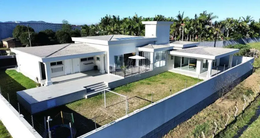 Residência com Acabamento Impecável e Alto Padrão de Conforto!