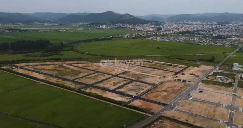 Terreno à Venda no Loteamento Santa Marta – Pronto para Construir!