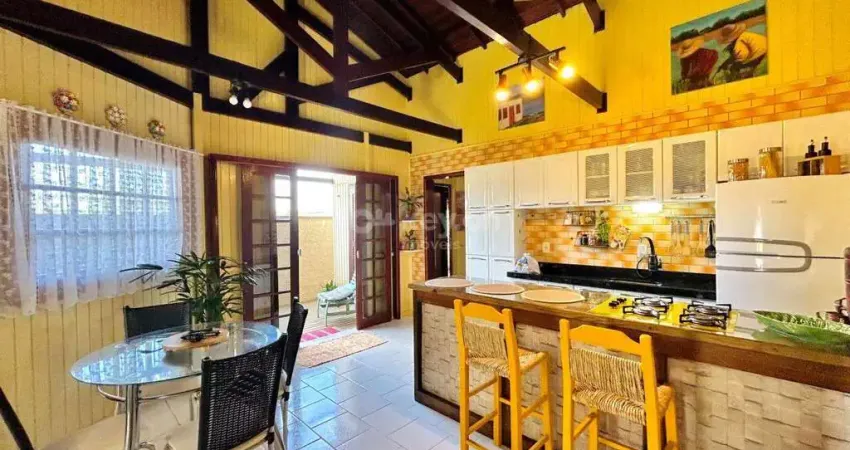 Casa com 3 quartos à venda no Revoredo, Tubarão