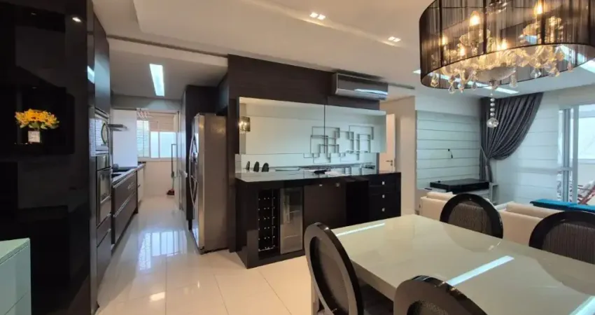 Apartamento com 3 suítes no bairro Itacorubi