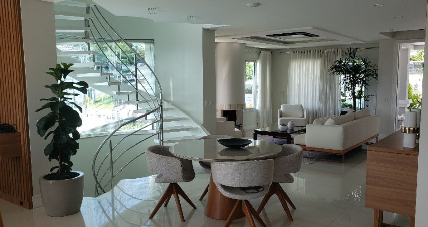 Casa Residencial com 505m² e 4 suítes no bairro Itaguaçu