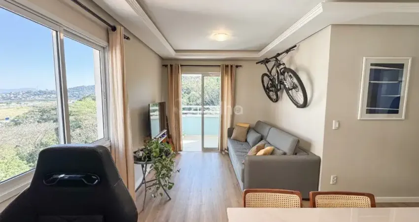 Amplo apartamento de 2 dormitórios com vista para o mar e 2 vagas no bairro pantanal
