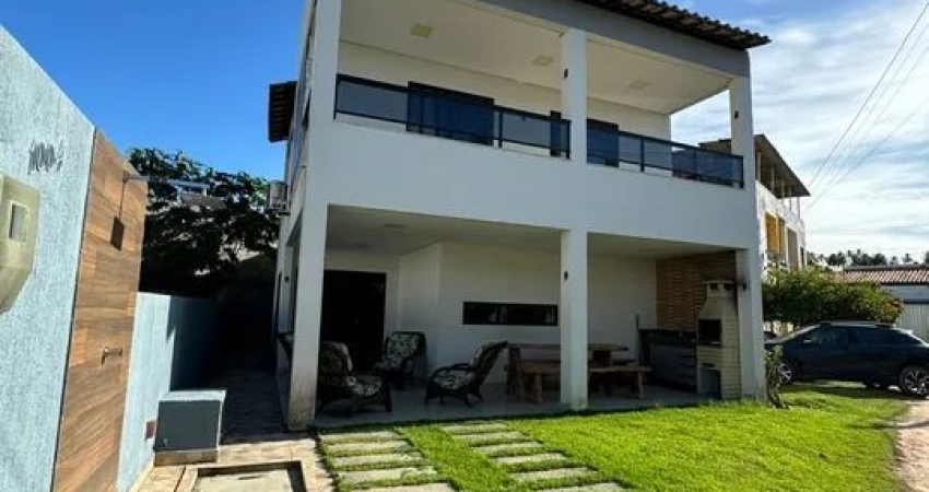 Casa Duplex com 5 quartos PORTEIRA FECHADA  á 1 quadra do MAR - JAPARATINGA