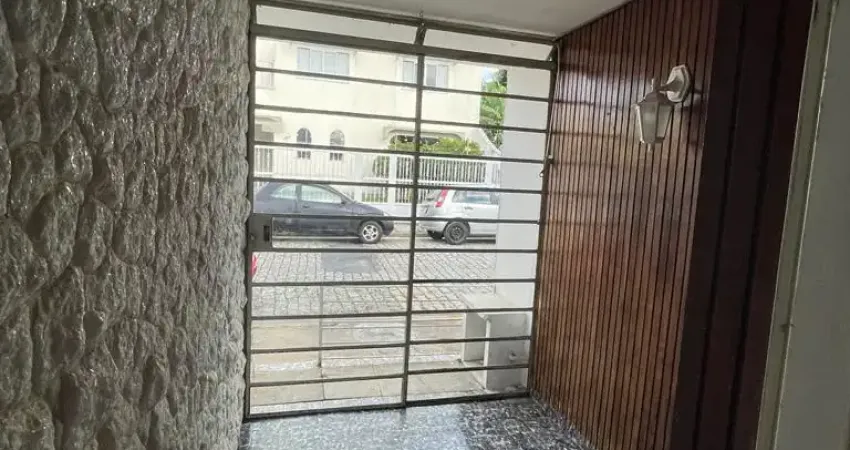 Casa com 2 quartos para alugar na Avenida Henrique Eroles, Alto Ipiranga, Mogi das Cruzes