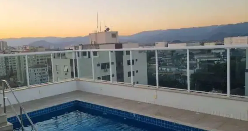 Lindíssimo apartamento com lazer, vaga demarcada, elevador, piscina, academia e salão de festa. quarto, sala, cozinha, banheiro e sacada.