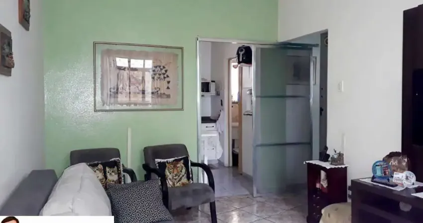 Térreo elevado, 2 quartos, sala, cozinha, banheiro, área de serviço, porão funcional, amplo 78m²