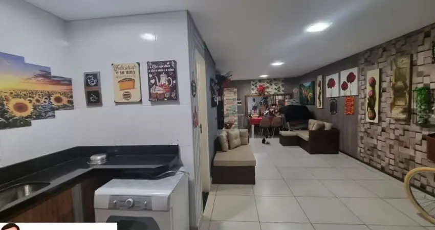 Triplex villagio com piscina, 2 suítes, sala 2 ambientes, cozinha, lavanderia, lavabo, churrasqueira, garagem para 2 carros (banheiro neste andar tb).