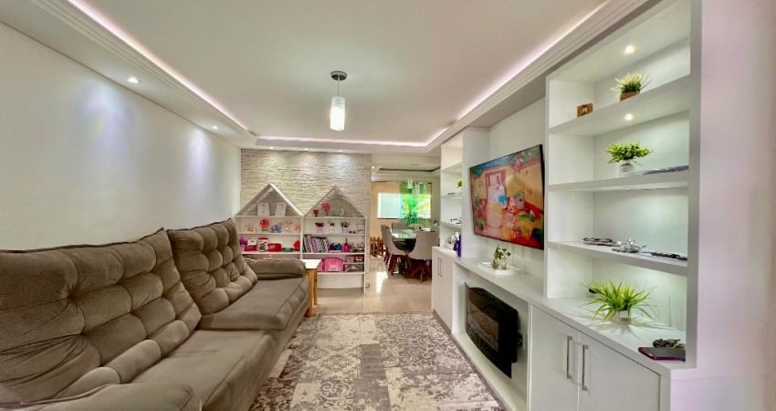 Casa Terrea com 2 Dormitórios 2 Vagas e Churrasqueira no Cajuru