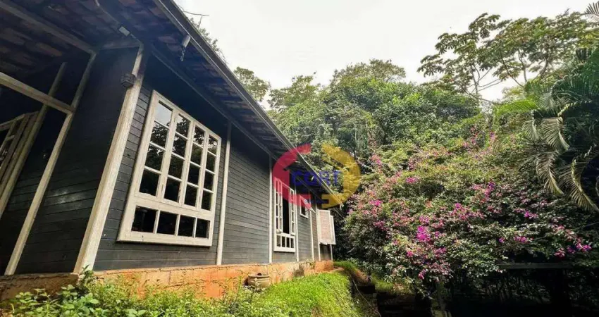 Casa de madeira com excelente lote plano para venda  em Arujá!!!