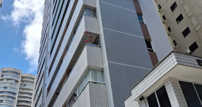 Vendo Ap 91m projetado e reformado a 200m da Avenida Beira Mar