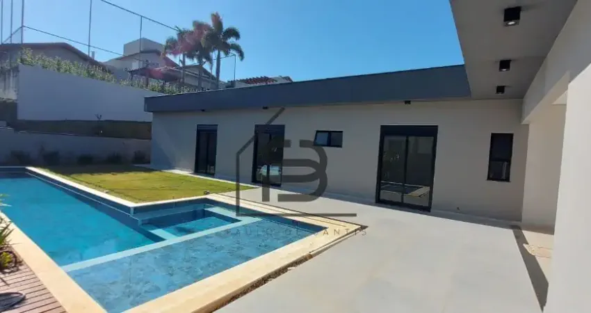 Casa térrea à Venda Condomínio Flamboyan, 3 suítes, piscina, 4 vagas , Bragança Paulista