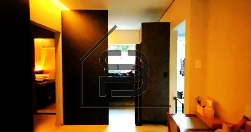 Apartamento térreo com quintal, 2 dormitórios sendo 1 suíte, sala integrada a sala de jantar e a cozinha, lavanderia coberta, banheiro social e 1 vaga de garagem.