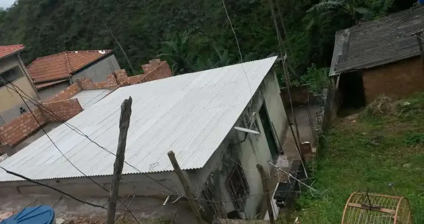 Casa com 2 quartos à venda no Vale Verde, Mariana 
