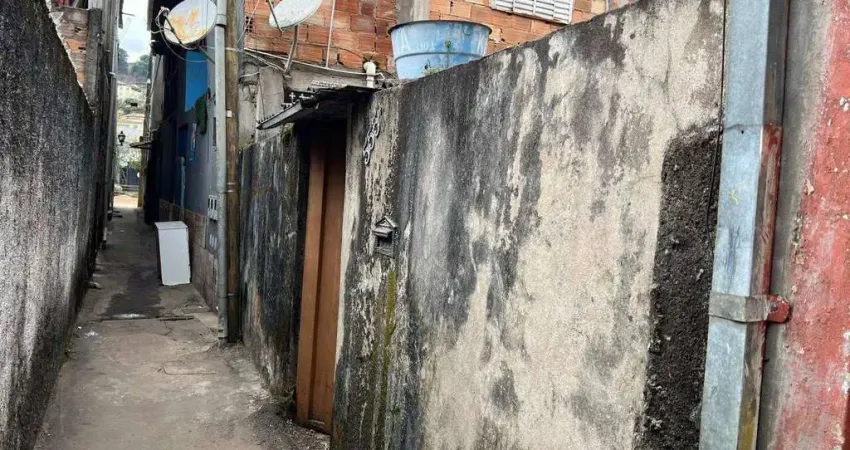 Casa com 2 quartos à venda no Centro, Mariana