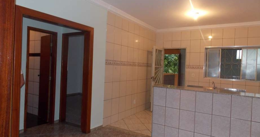 Casa com 2 quartos para alugar na Marília Dirceu, Mariana 
