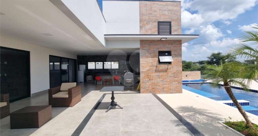 Condomínio com 3 quartos à venda em Jardim Buru - SP