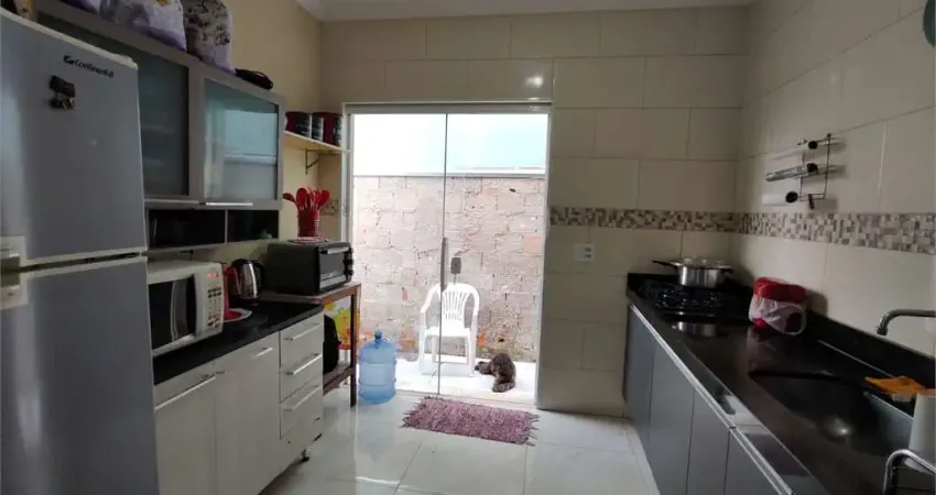 Casa à venda com 2 quartos, sendo 1 suíte, em jardim imperador, salto - sp