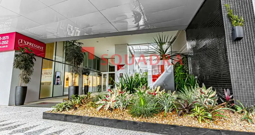 Casa comercial à venda no Água Verde, Curitiba 
