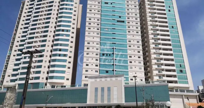 Apartamento com 3 dormitórios, sendo uma suíte. Medindo 137m2 de área útil.