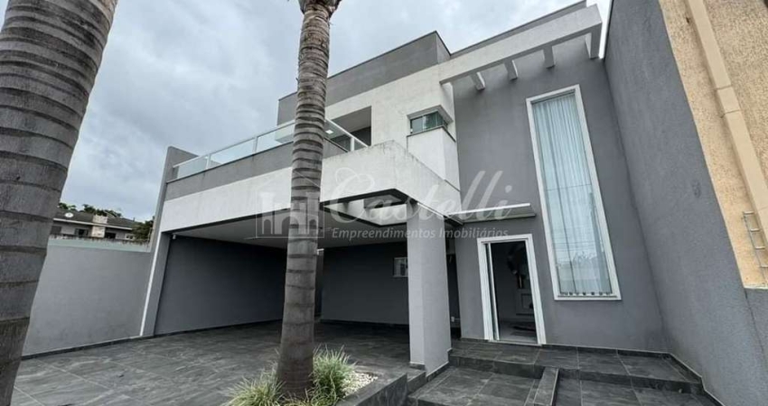 Excelente Residência Mobiliada na Vila Marina com Aproximadamente 200m